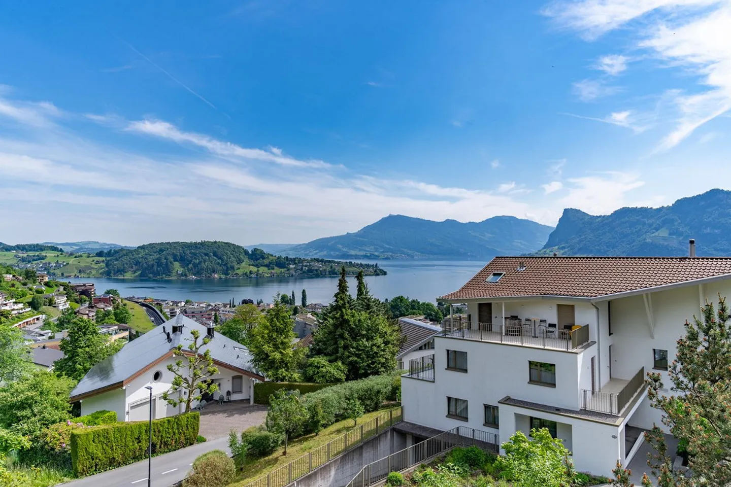 Stilvolle Wohnung mit Panoramablick - Foto 1 von 4