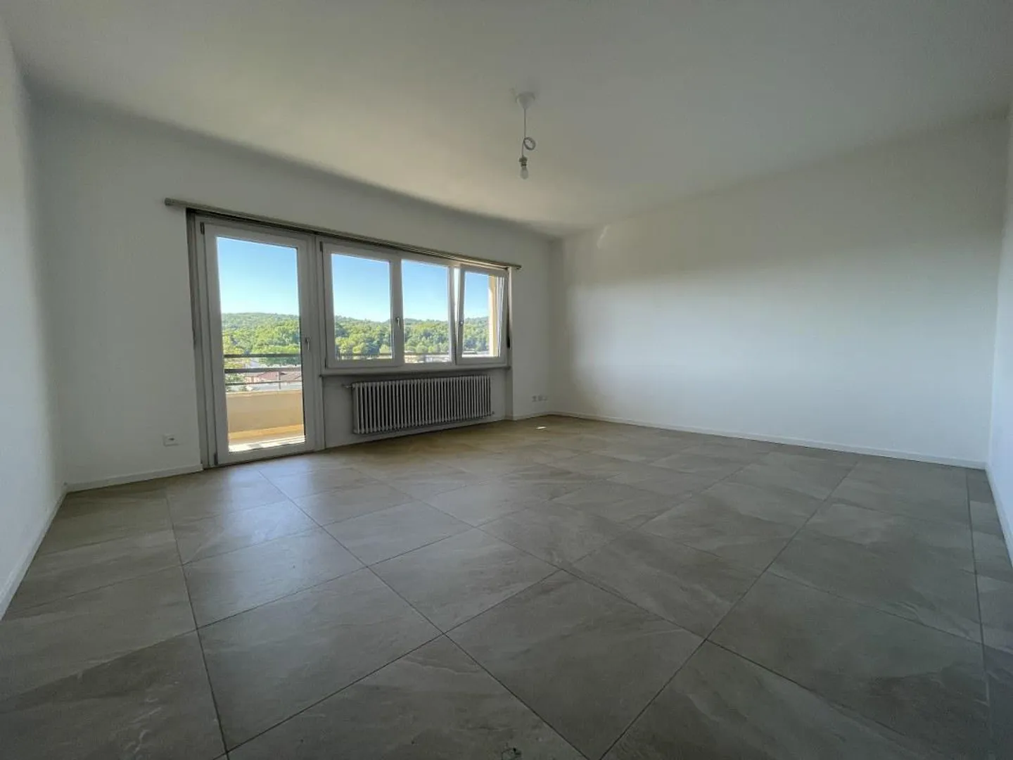 Appartamento spazioso con terrazza - Foto 2 di 13