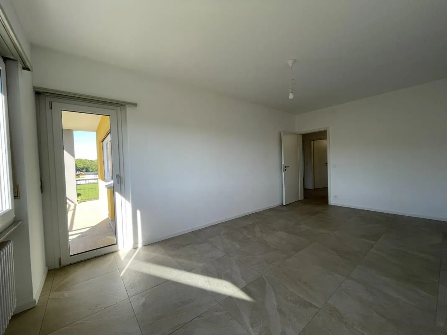 Appartamento spazioso con terrazza - Foto 6 di 13