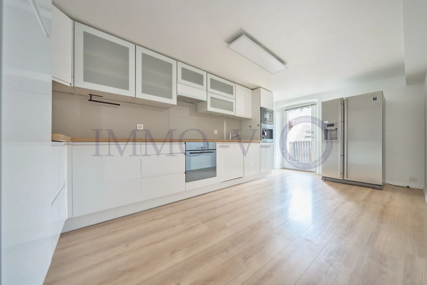 Apartment for rent - Photo 2 of 8