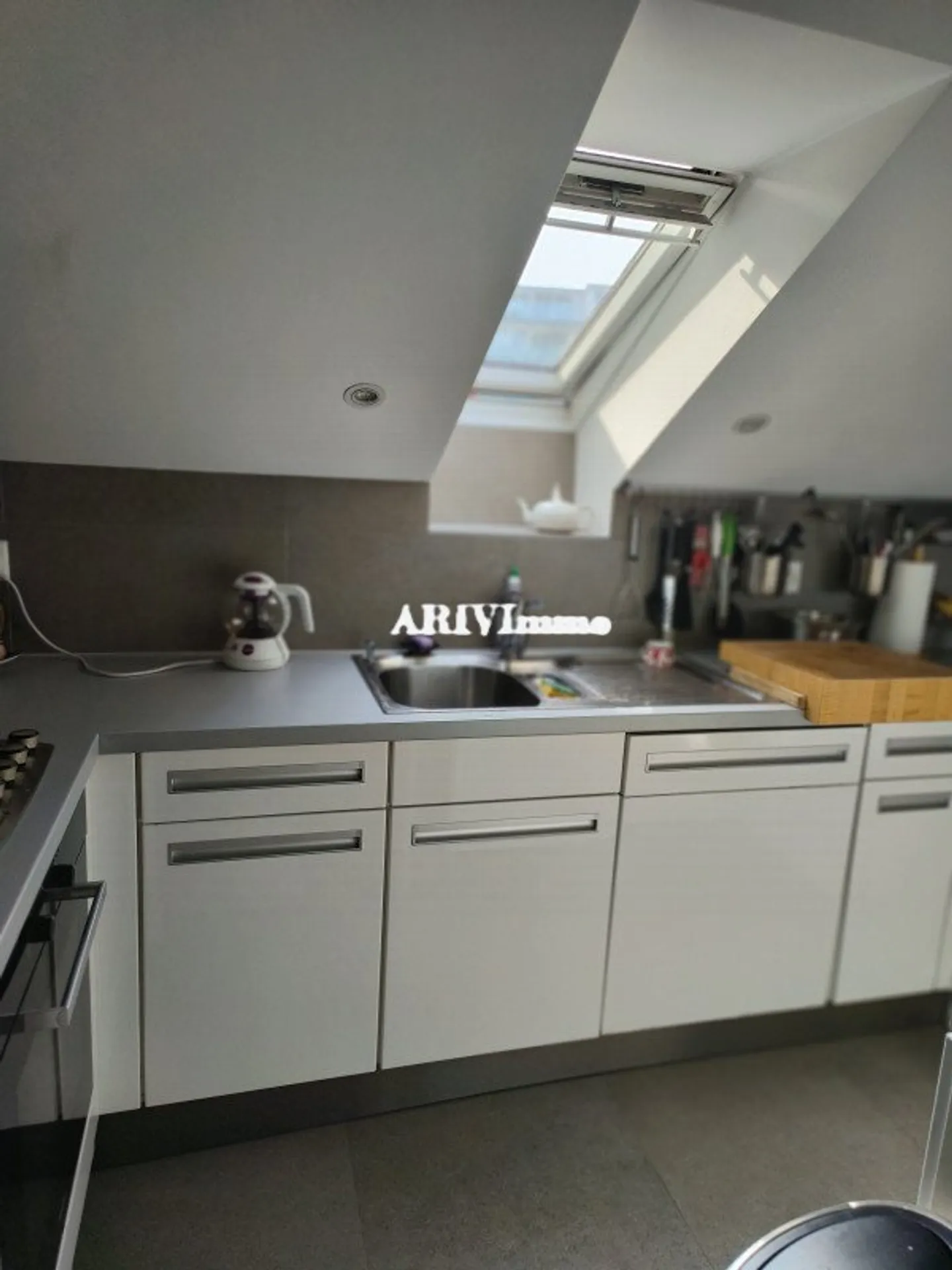 VUE INHABITUELLE, PENTHOUSE ATYPIQUE - Photo 6 sur 11