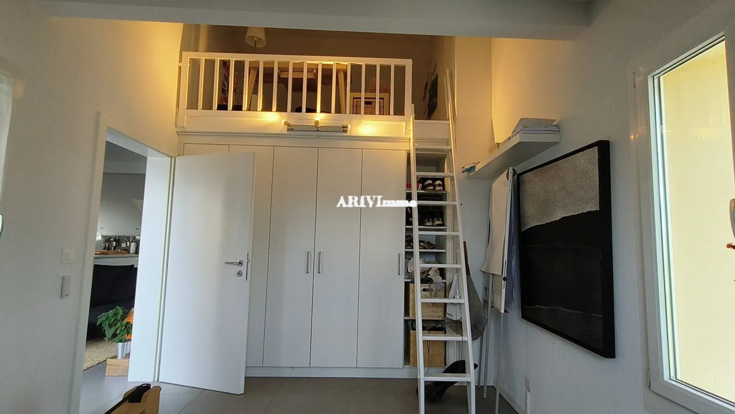 VUE INHABITUELLE, PENTHOUSE ATYPIQUE - Photo 7 sur 11