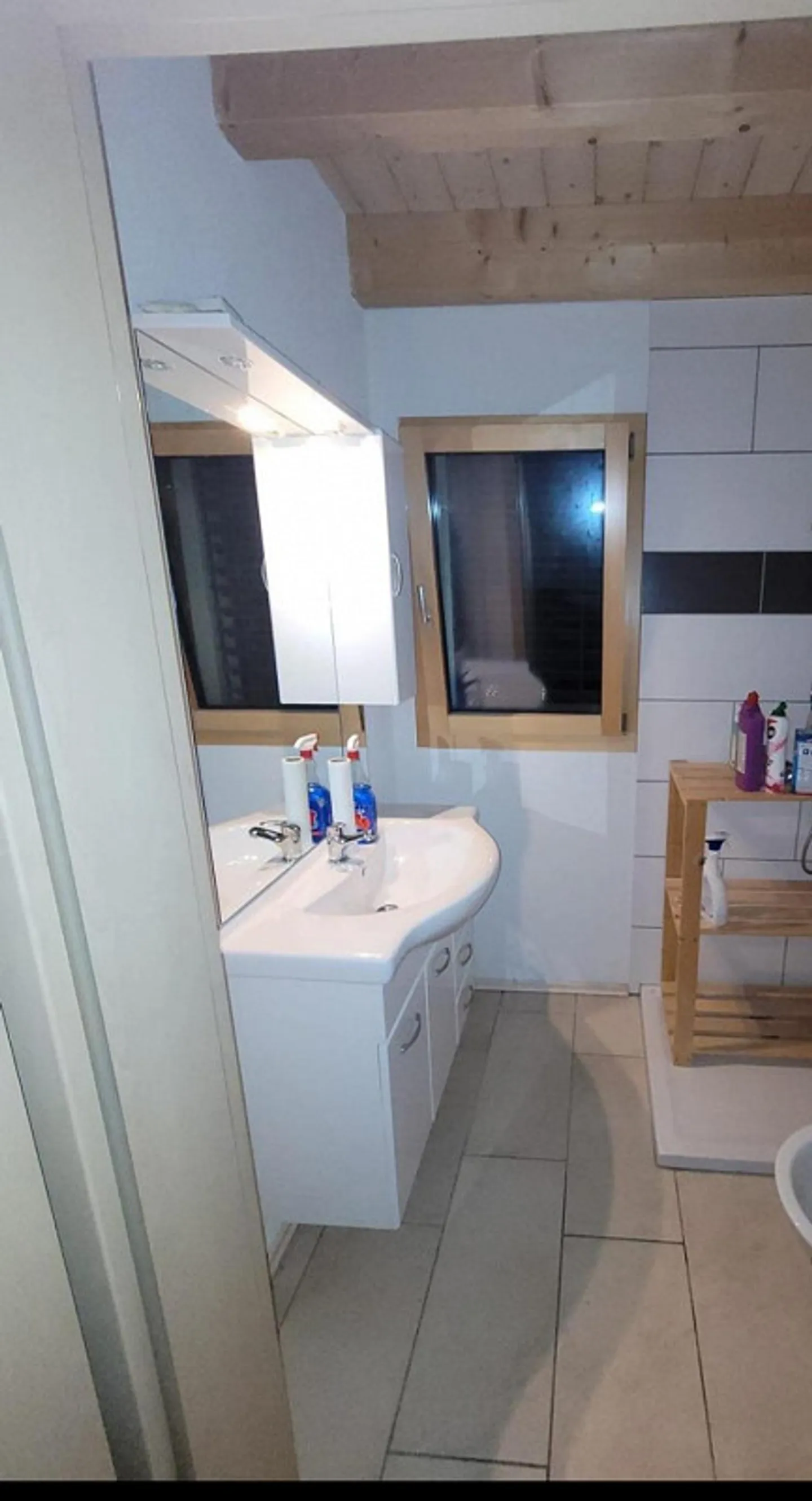 Spacious, Modern Corner Single-Family House - Photo 8 of 9