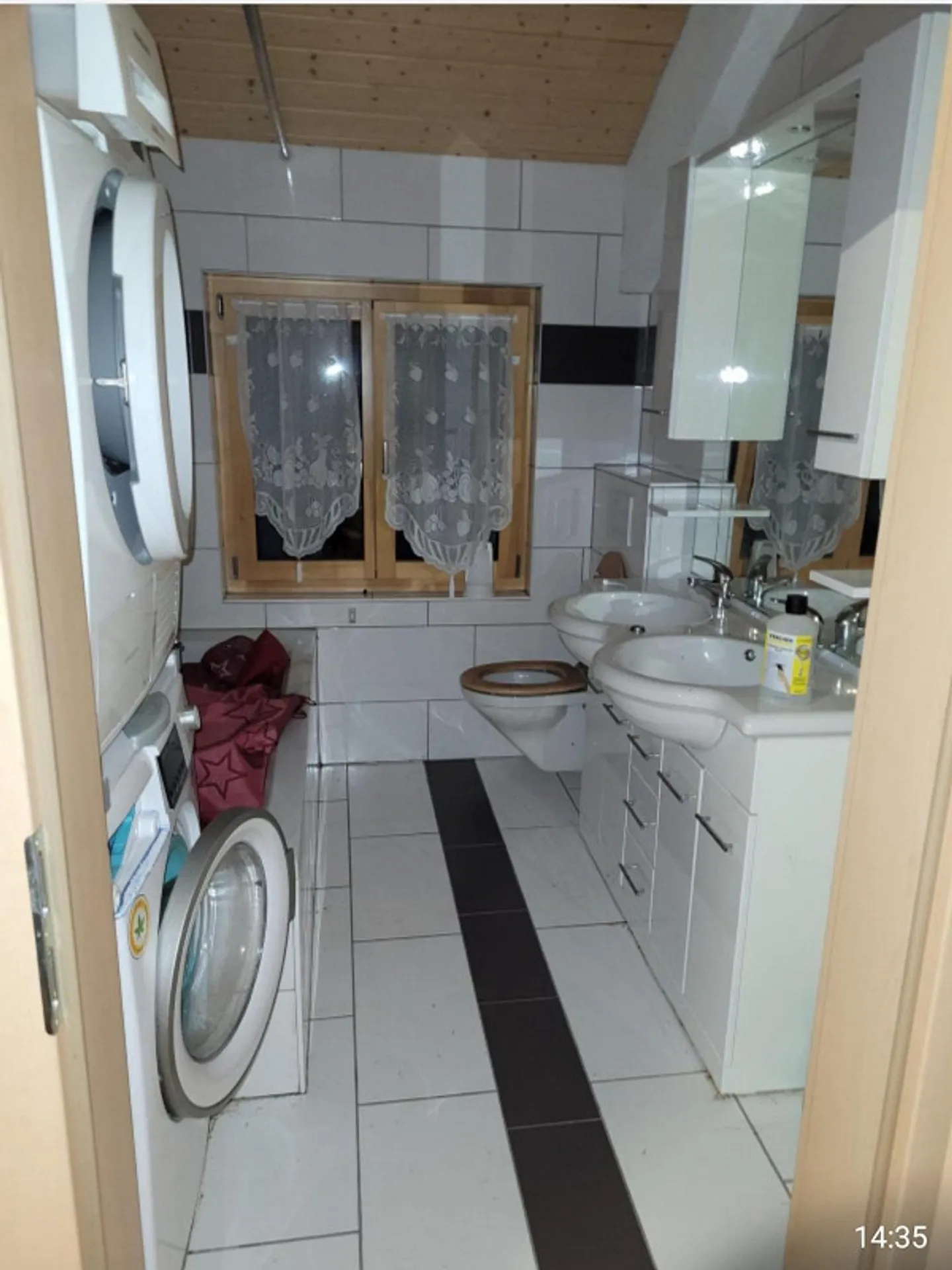 Spacious, Modern Corner Single-Family House - Photo 9 of 9