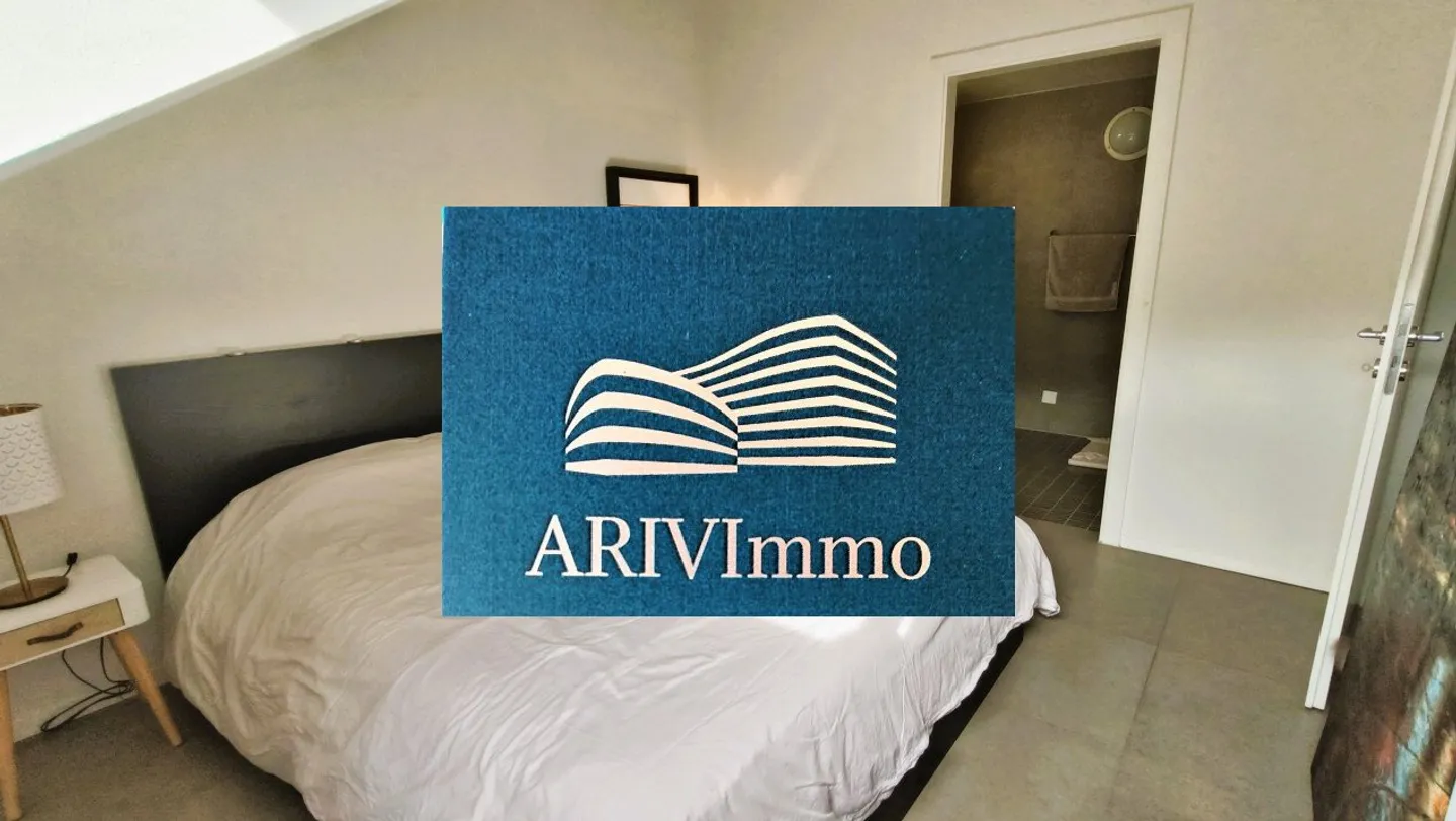 VUE INHABITUELLE, PENTHOUSE ATYPIQUE - Photo 10 sur 11