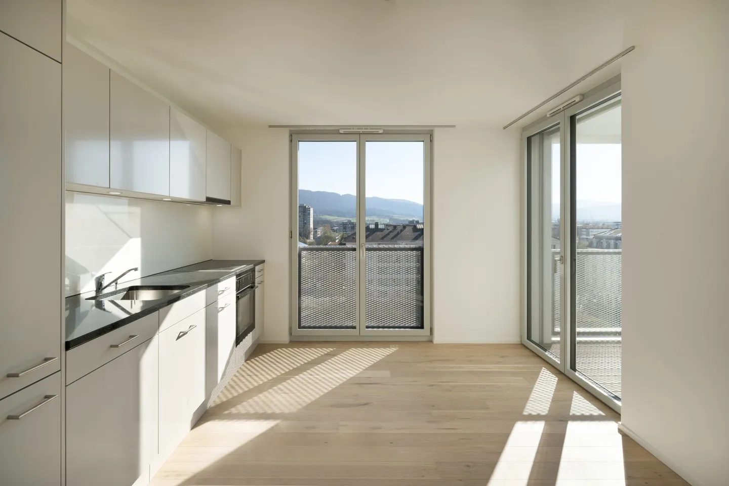 Penthouse (Nr. 19) mit 4,5 Zimmern zur Miete in einem neuen Gebäude mit Aufzug - Foto 1 von 15