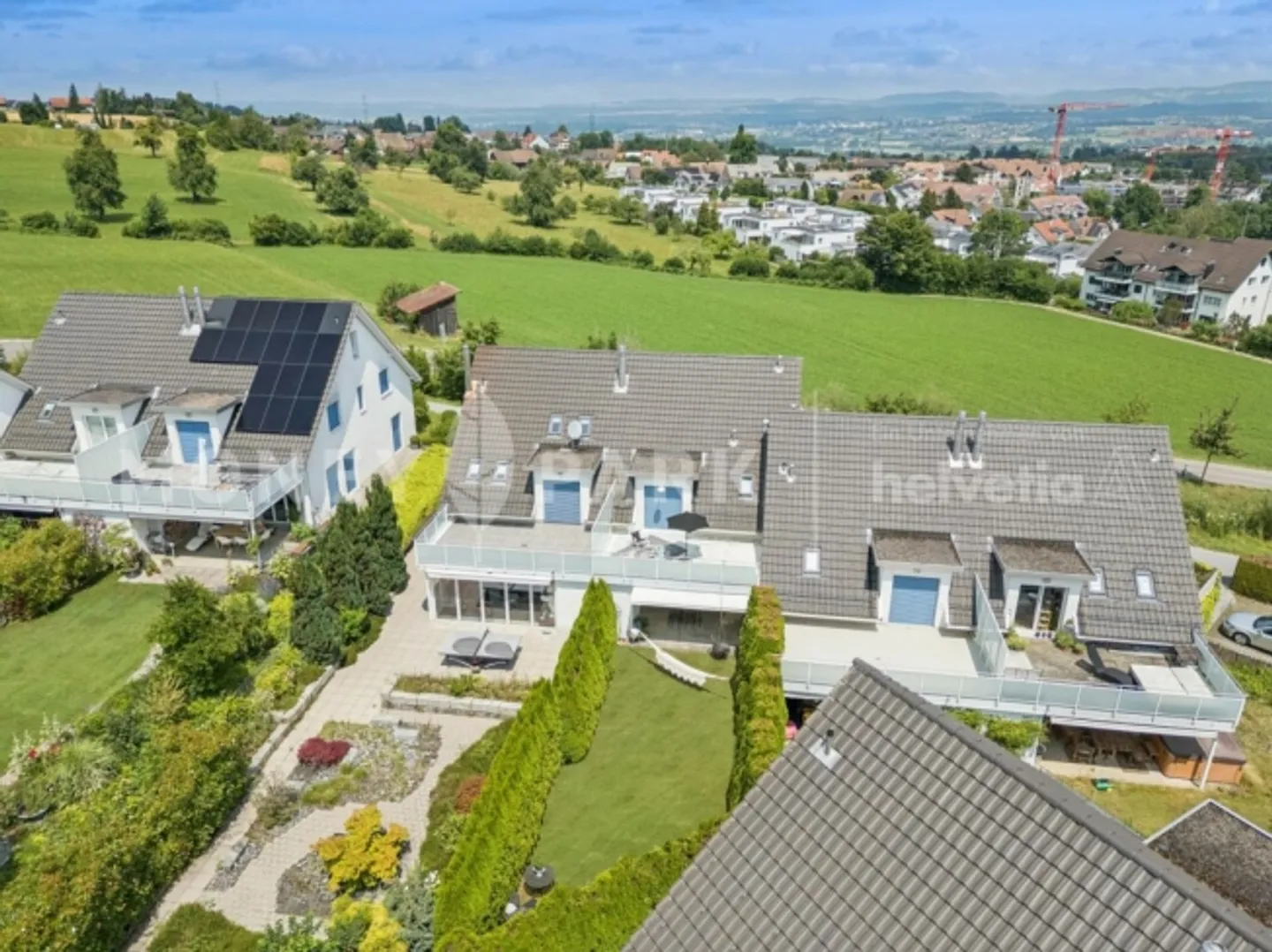 Stepped house for sale - Photo 1 of 9