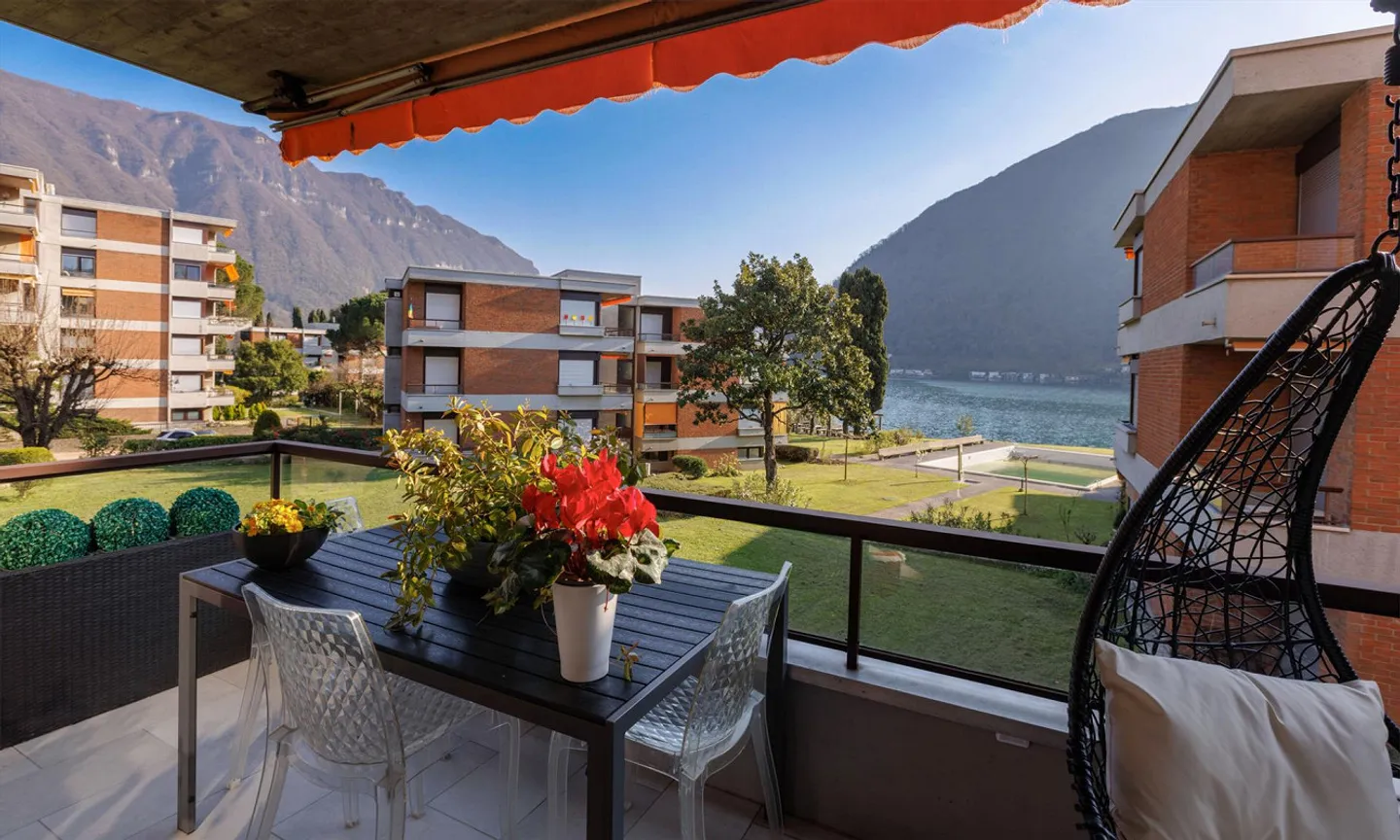 Magnificent and bright 4.5-room apartment with pool in Maroggia - Photo 2 of 9