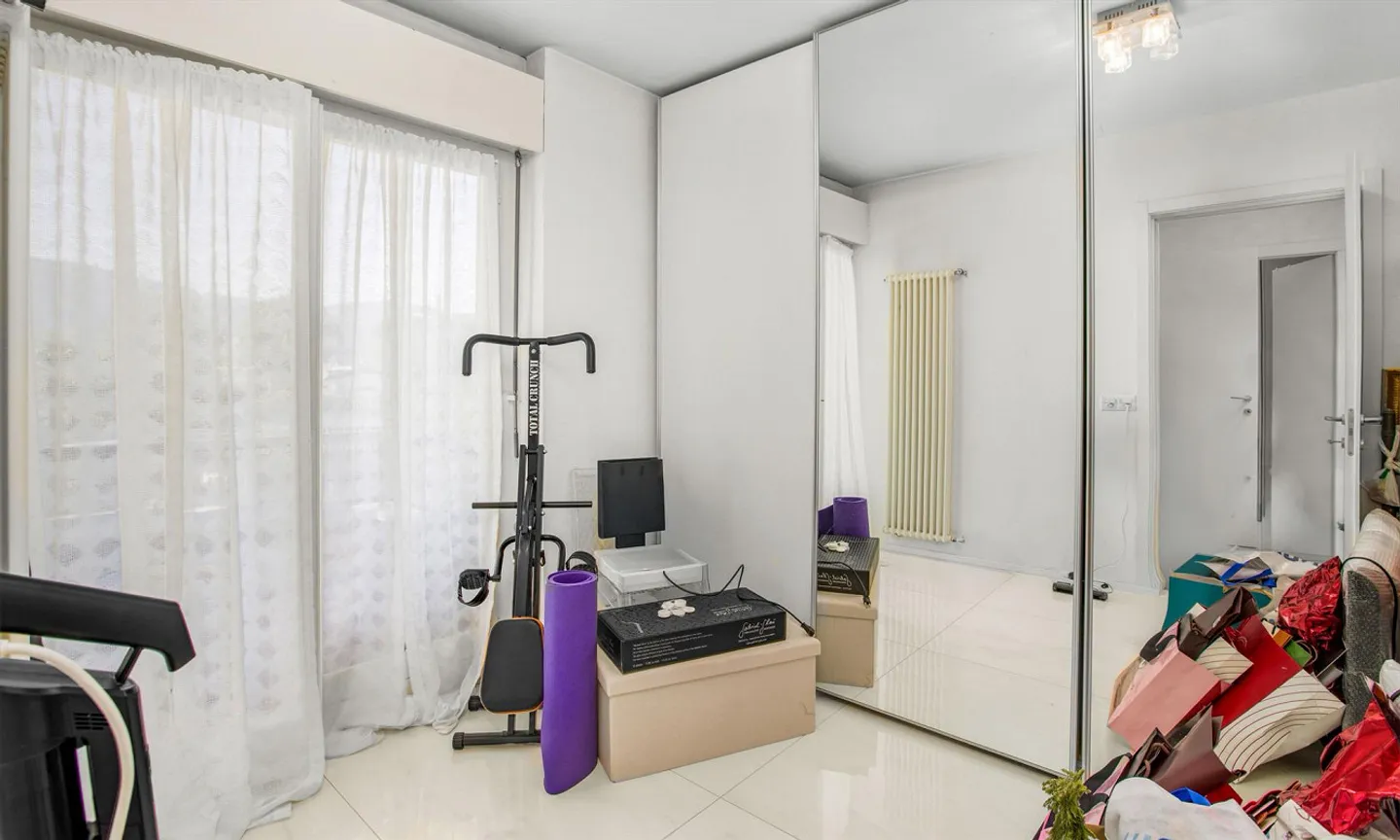 Magnificent and bright 4.5-room apartment with pool in Maroggia - Photo 7 of 9