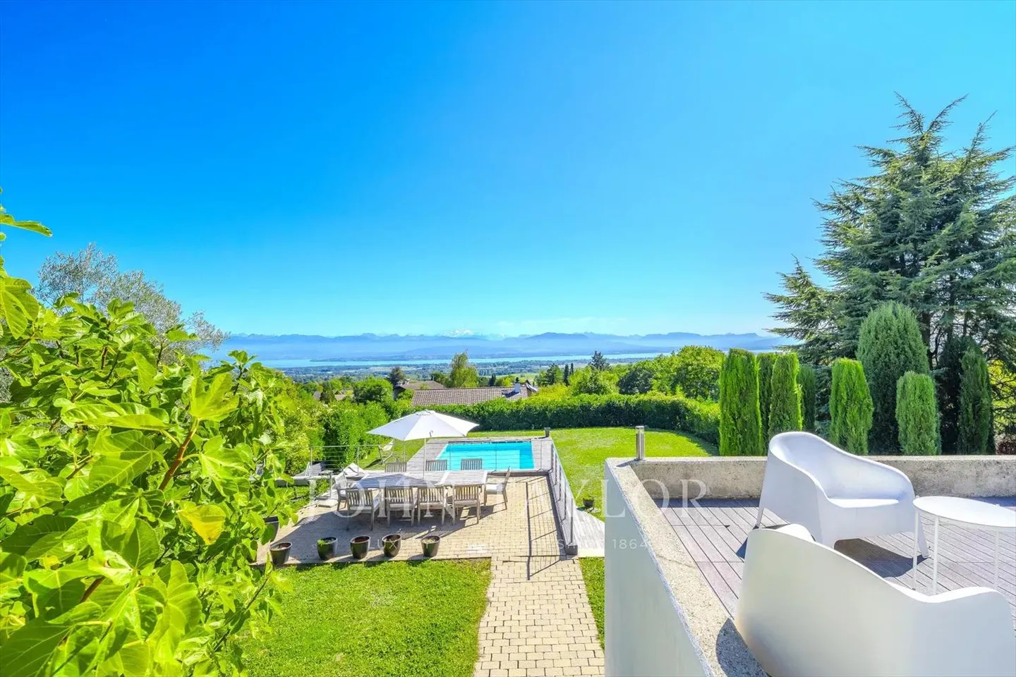 Villa elegante con vista panoramica - Foto 2 di 11
