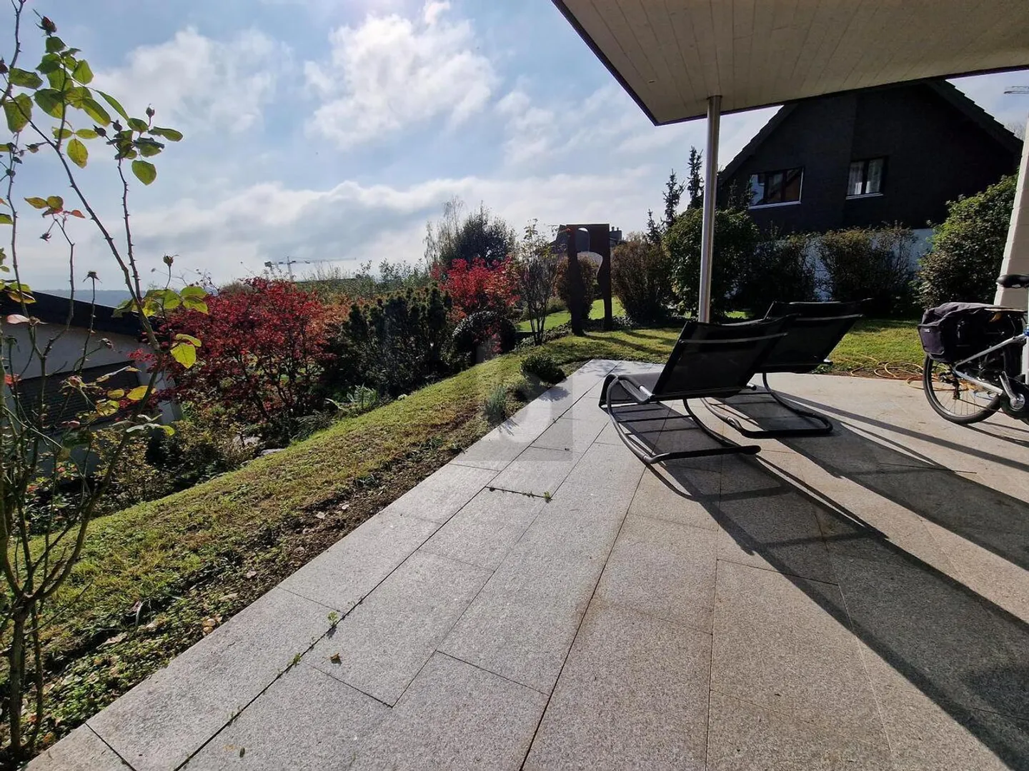 OÙ LE SILENCE, LE SOLEIL ET LE STYLE SONT À LA MAISON - Photo 2 sur 6