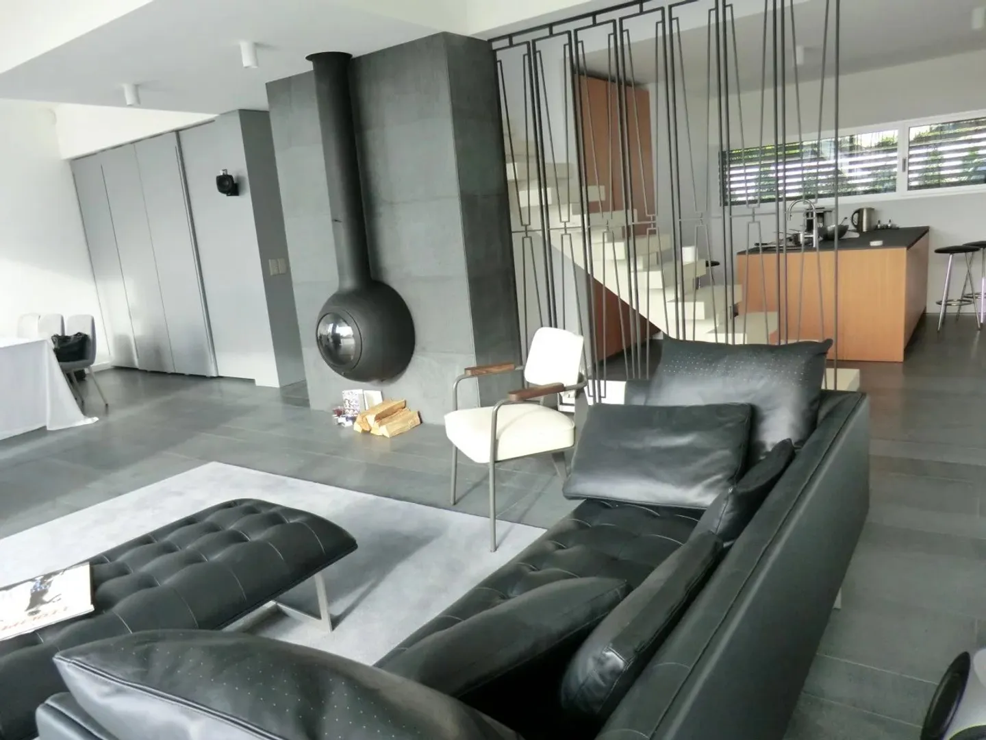 Modern Villa with Spa and Pool - Photo 7 of 20