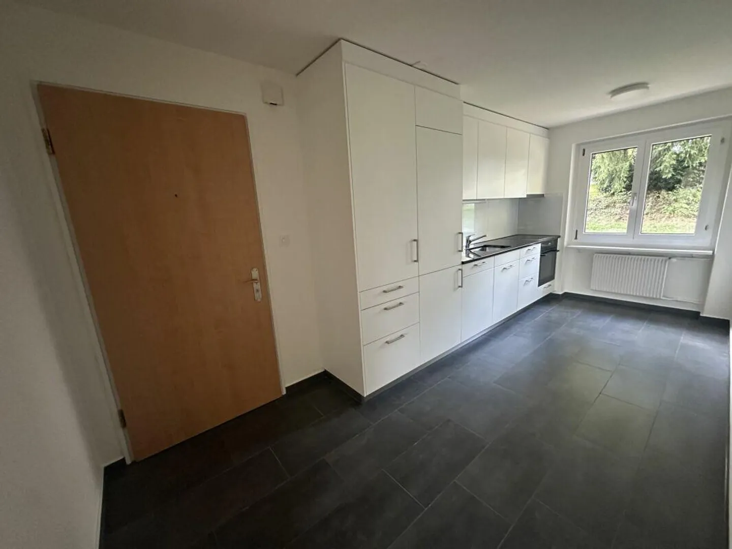 Appartamento 4.5 locali parzialmente ristrutturato e soleggiato a Kriens - Foto 3 di 10