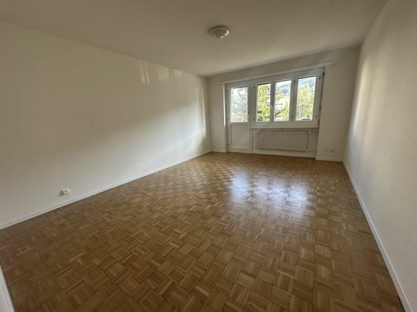 Appartamento 4.5 locali parzialmente ristrutturato e soleggiato a Kriens - Foto 5 di 10