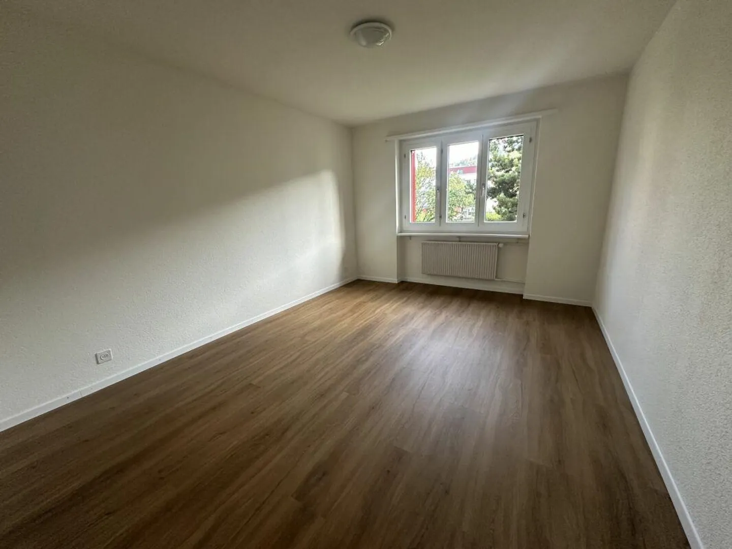 Appartamento 4.5 locali parzialmente ristrutturato e soleggiato a Kriens - Foto 7 di 10
