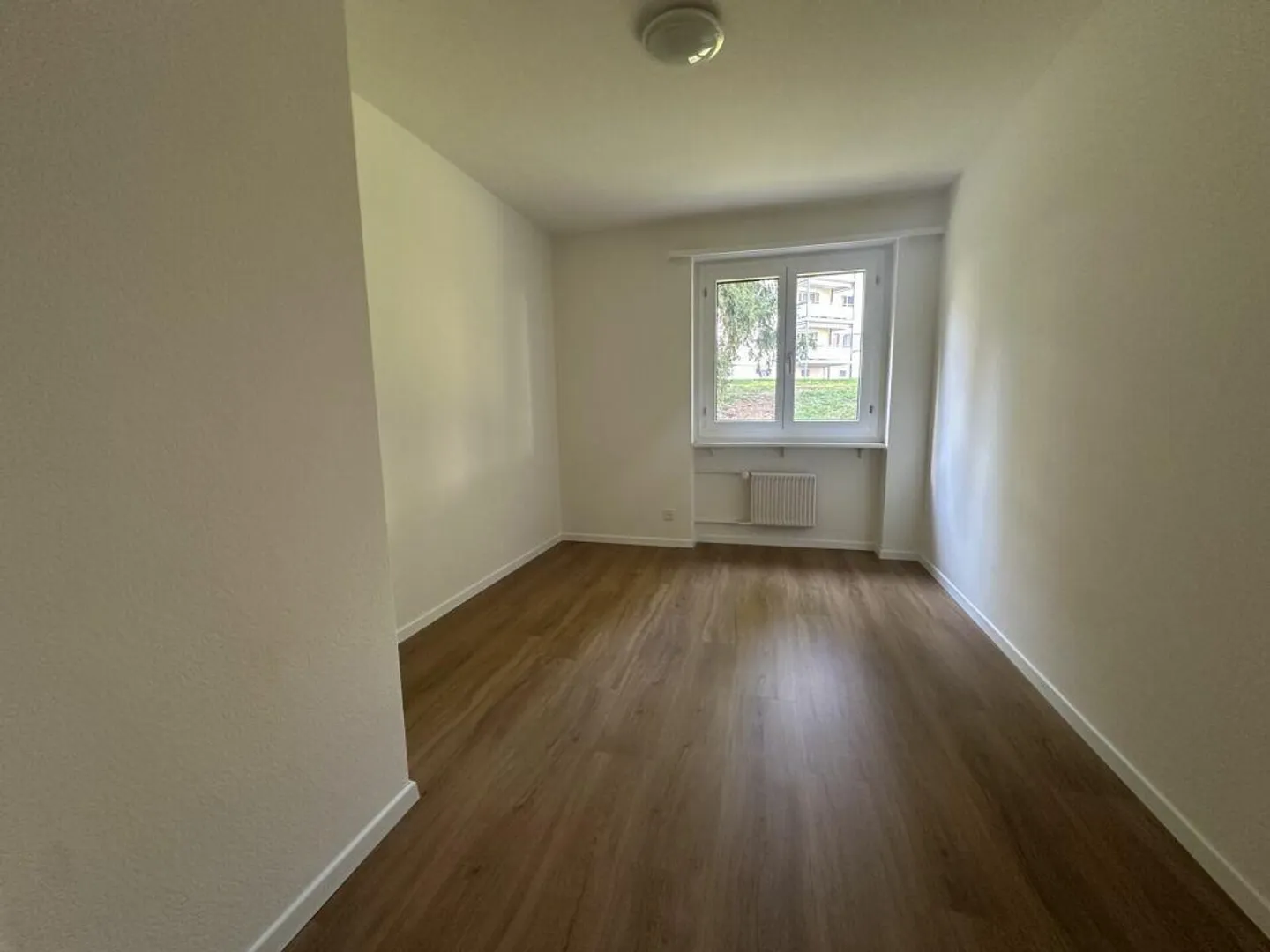 Appartamento 4.5 locali parzialmente ristrutturato e soleggiato a Kriens - Foto 8 di 10