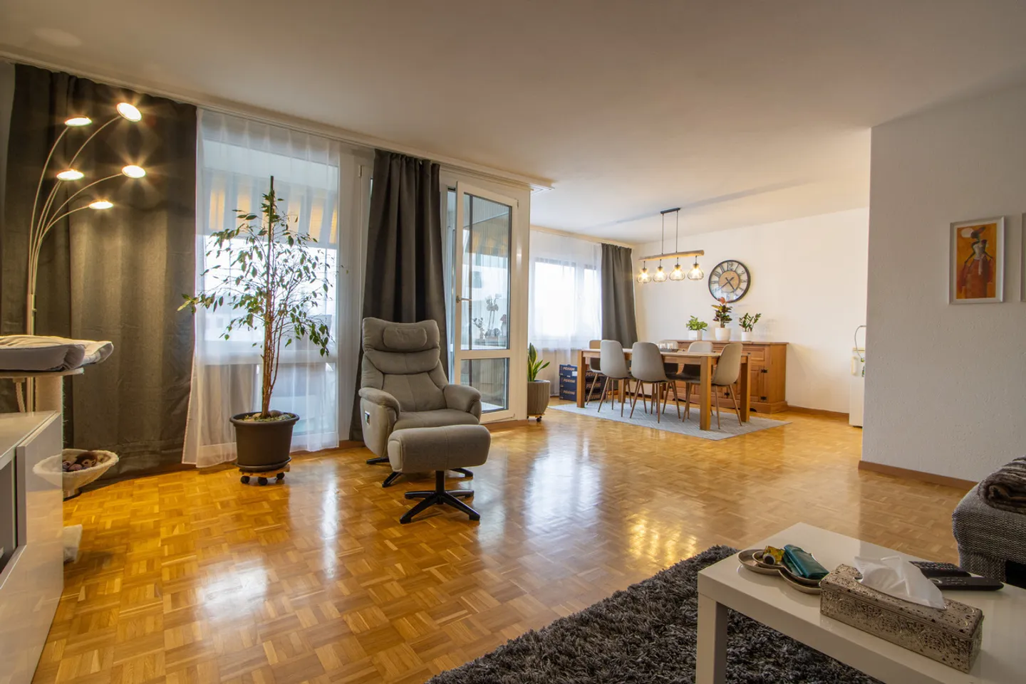 Appartamento di 3,5 locali situato centralmente con balcone a Lyss - Foto 6 di 9