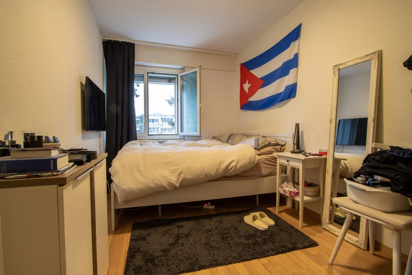 Appartamento di 3,5 locali situato centralmente con balcone a Lyss - Foto 8 di 9