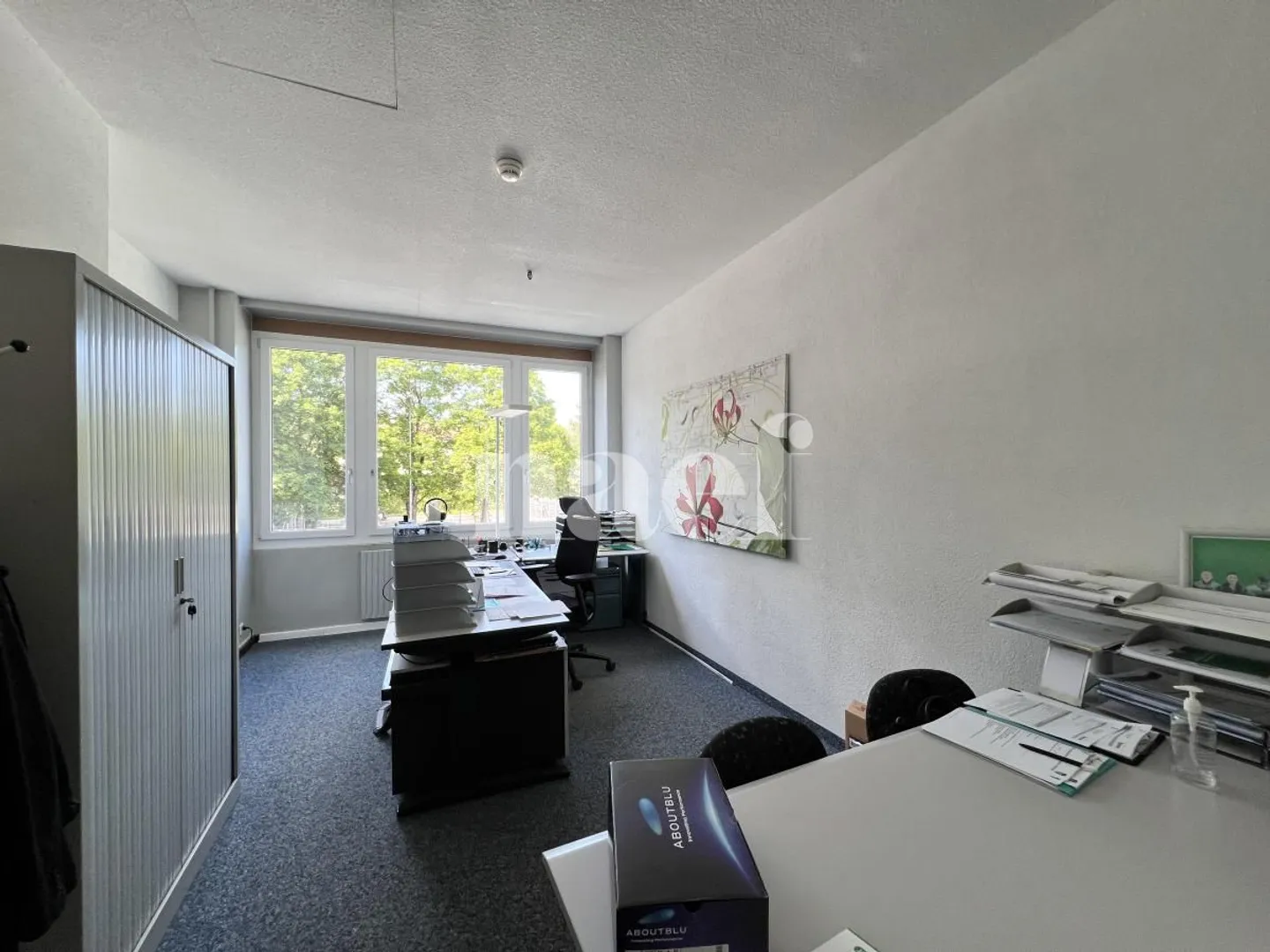 Office space for rent in the Beaumont district! - Photo 3 of 5