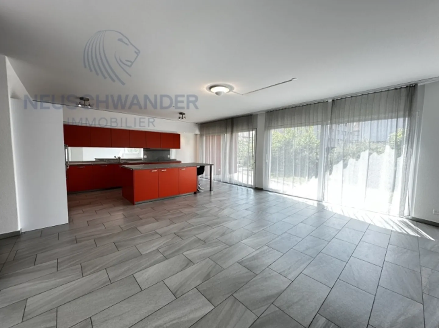 Bungalow moderno, posizione ideale, adatto a persone disabili - Foto 1 di 12