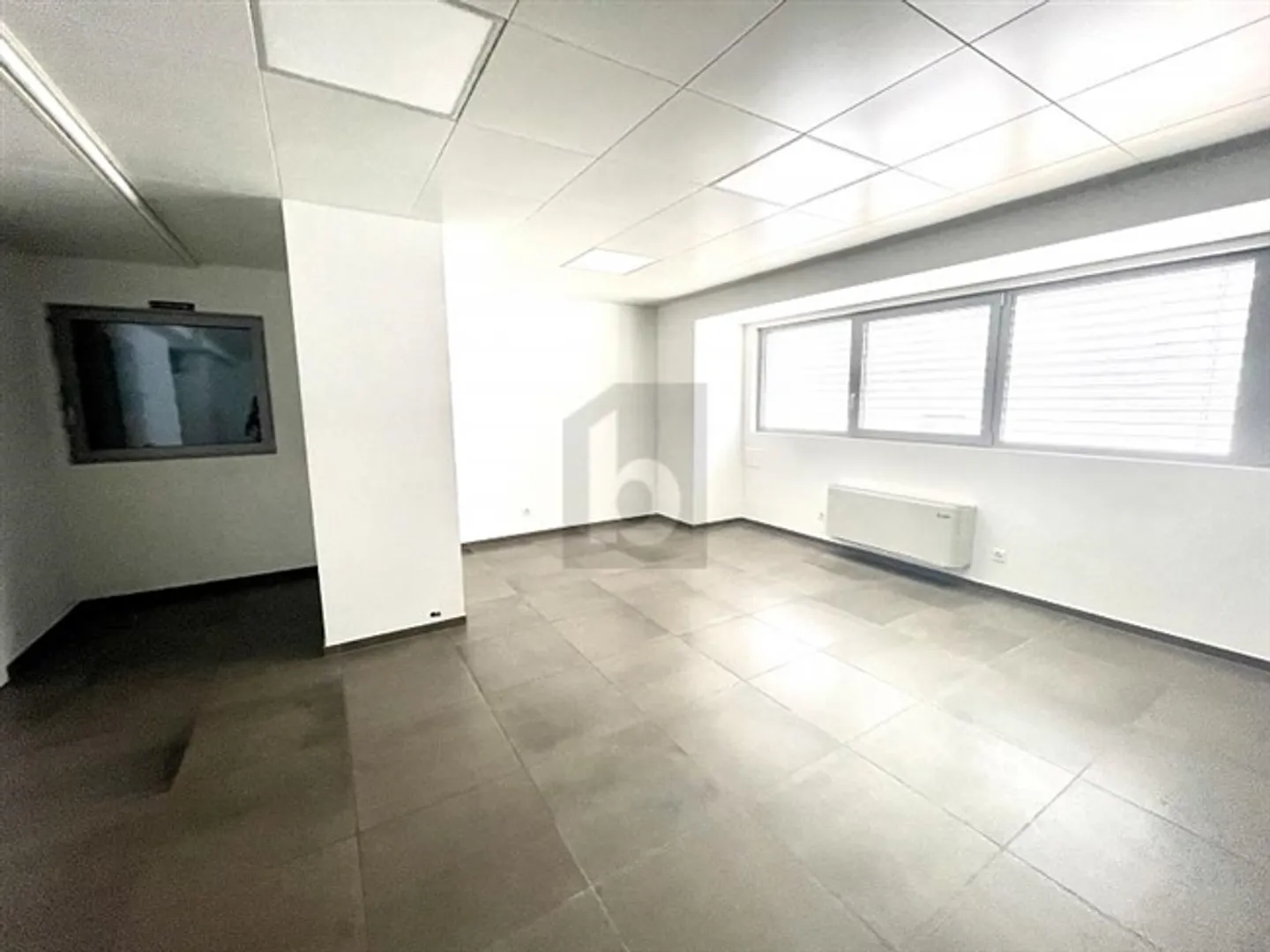 Neues Gewerbegebäude - Foto 4 von 6