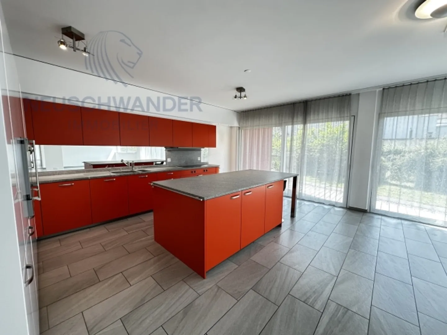 Bungalow moderno, posizione ideale, adatto a persone disabili - Foto 3 di 12