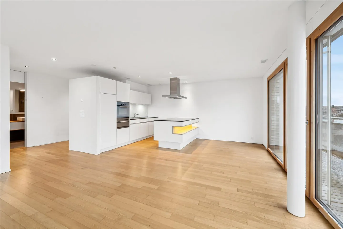 Moderne Attika-Wohnung im Mülipark - Foto 4 von 7