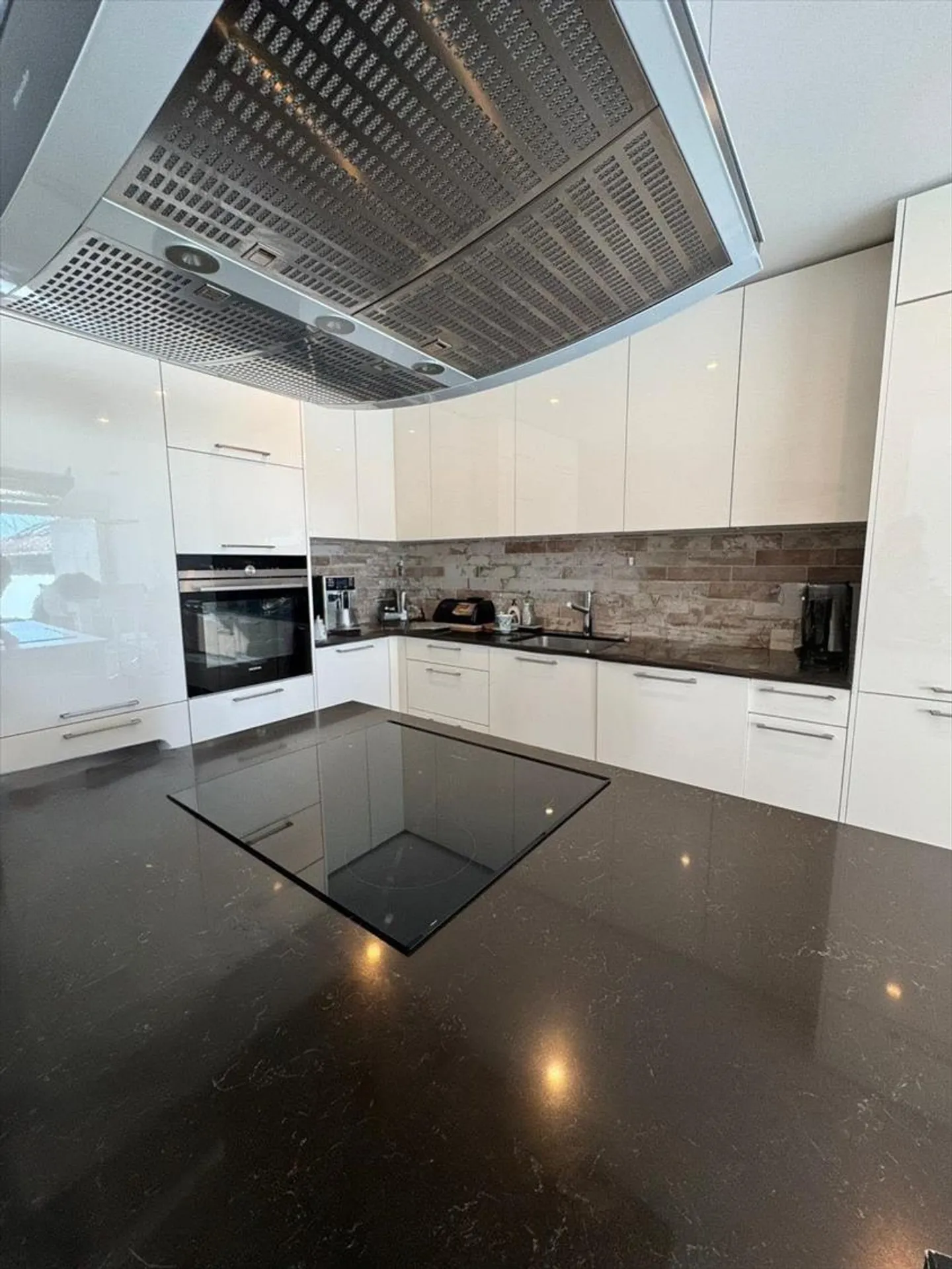 Magnificent 4.5-room duplex in Genolier - Photo 2 of 9