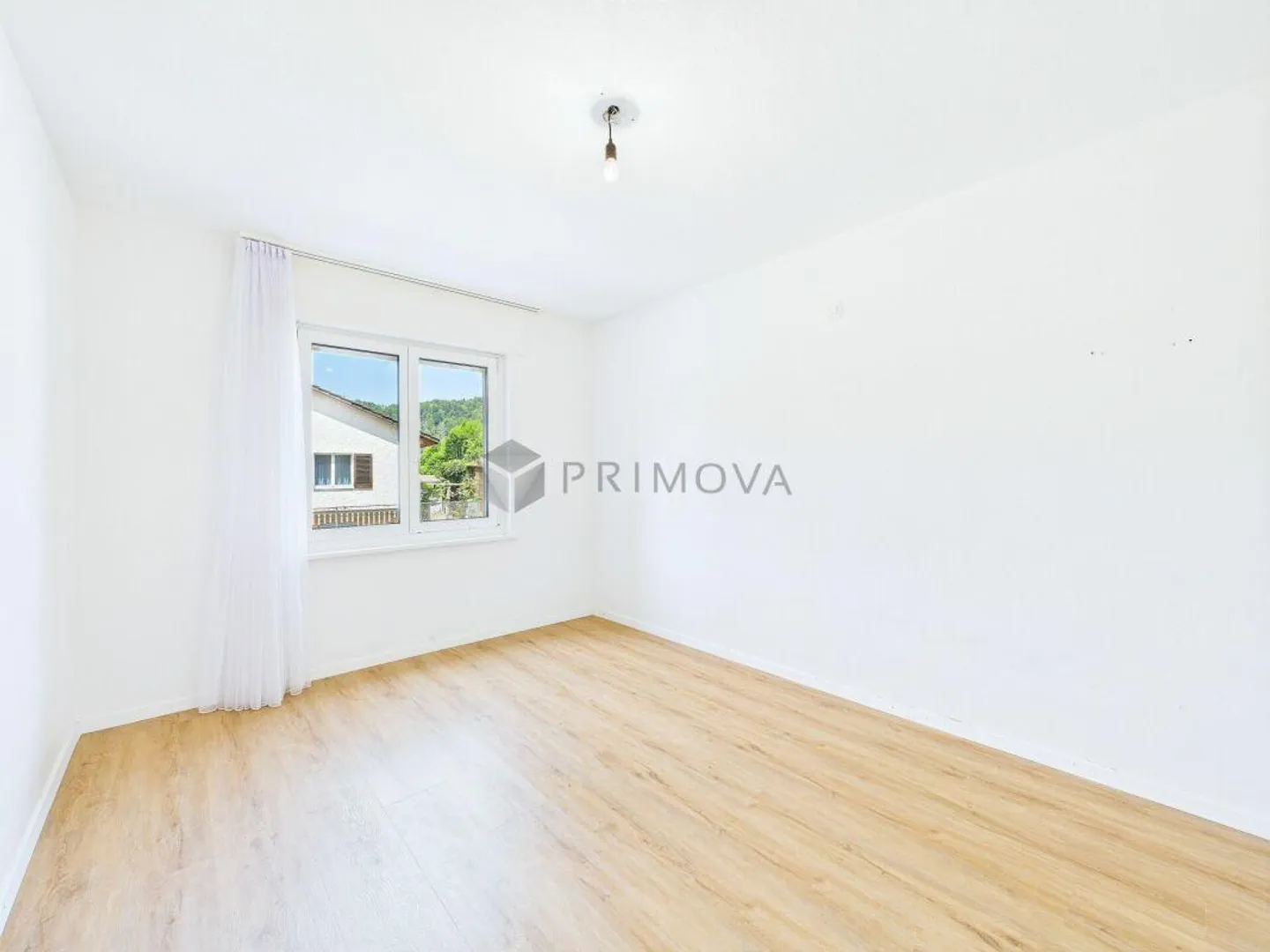 Semplice e diretto con tutto ciò di cui hai bisogno. Sole. Pace. Collegamento ai mezzi pubblici. - Foto 7 di 14