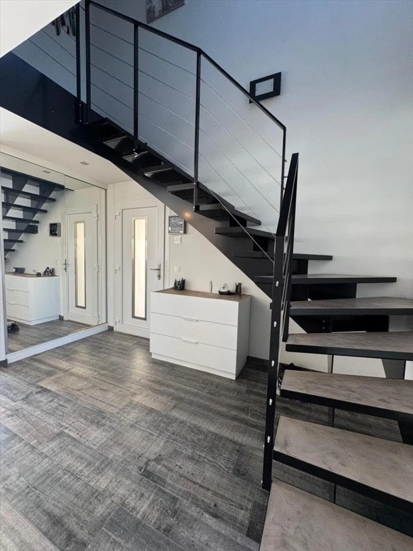 Magnificent 4.5-room duplex in Genolier - Photo 5 of 9