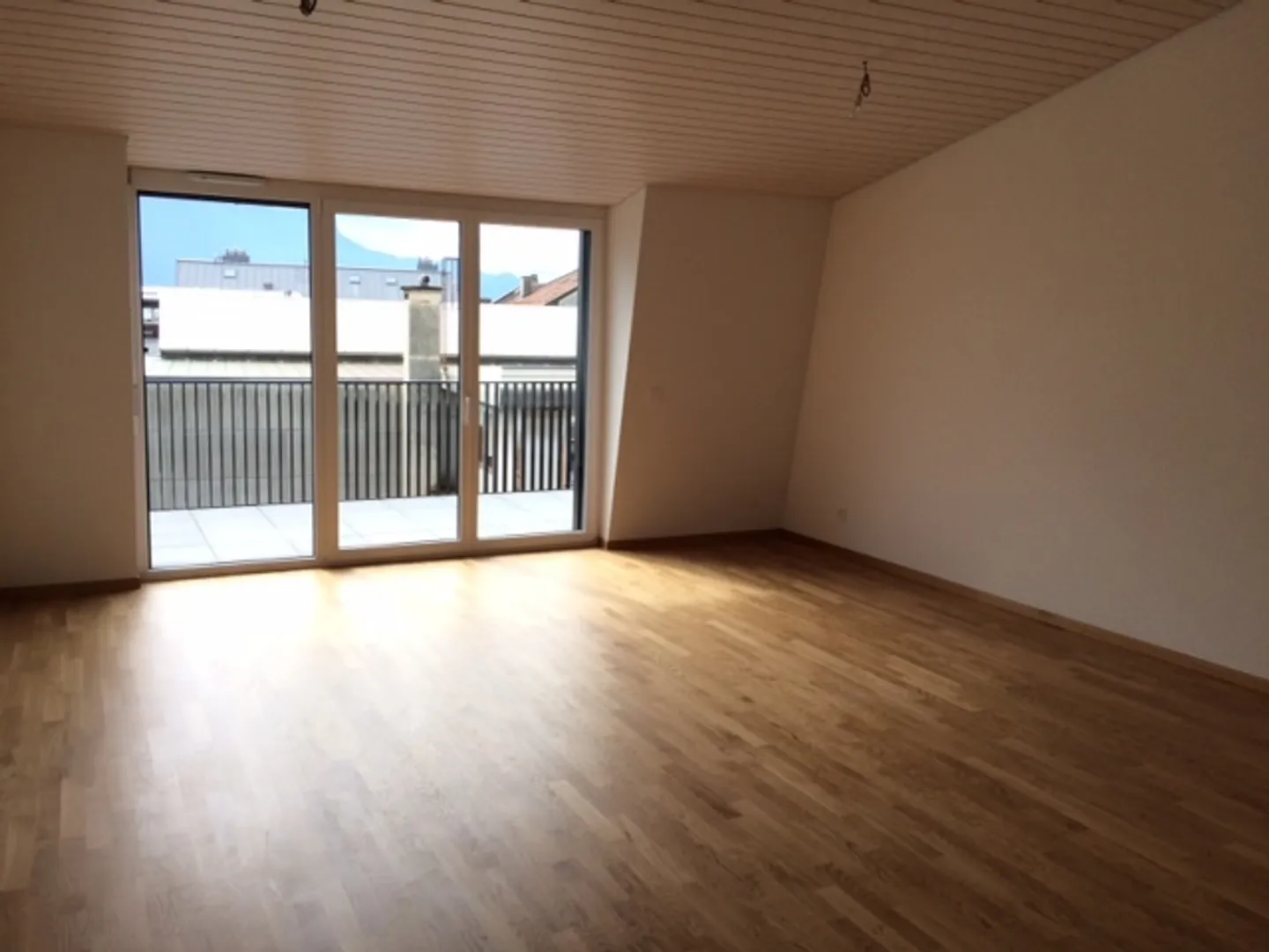 Studio moderne avec balcon - Photo 3 sur 4