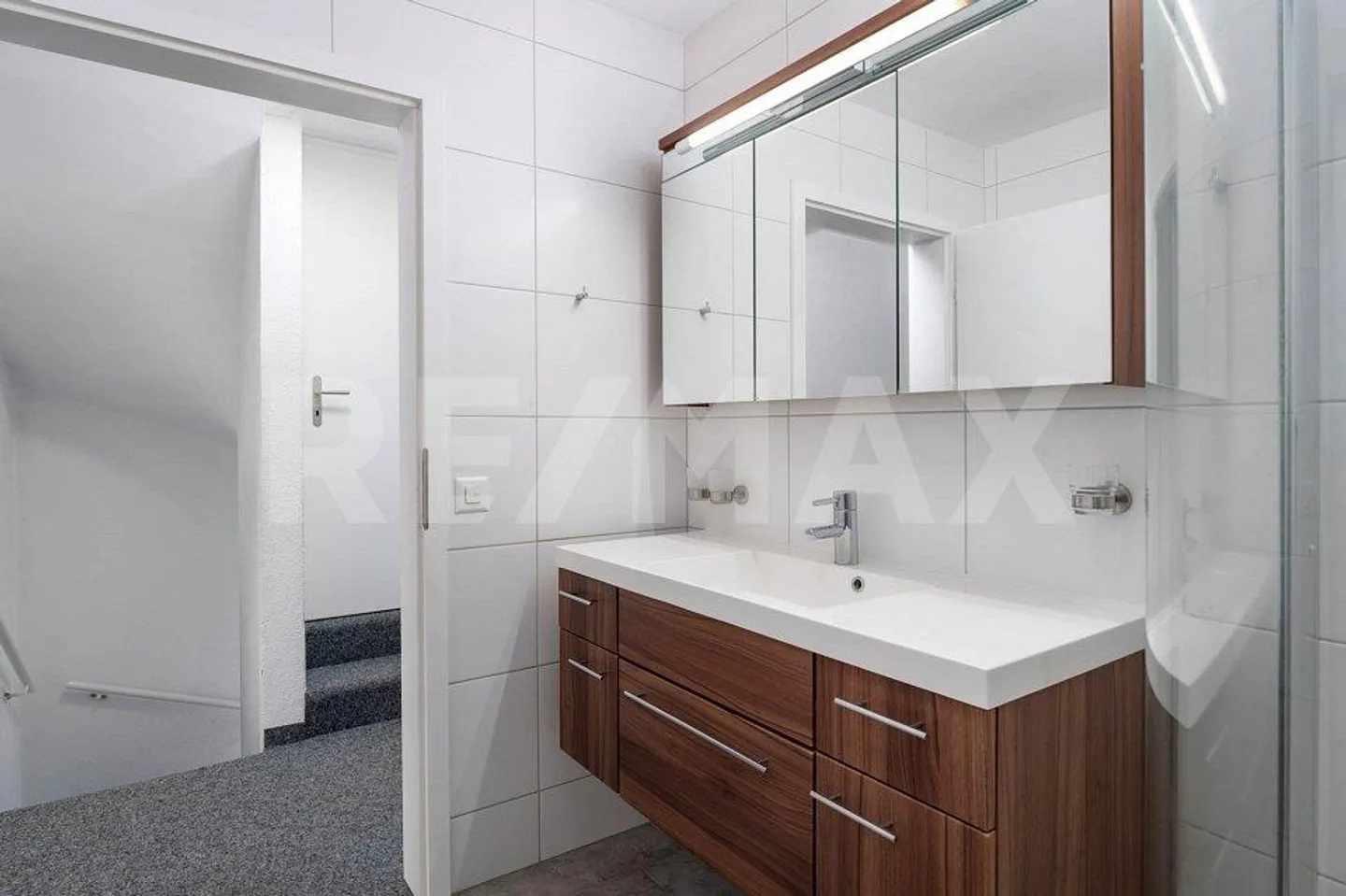 Maison mitoyenne – Paix, espace et lieux de retraite sur trois étages - Photo 8 sur 13