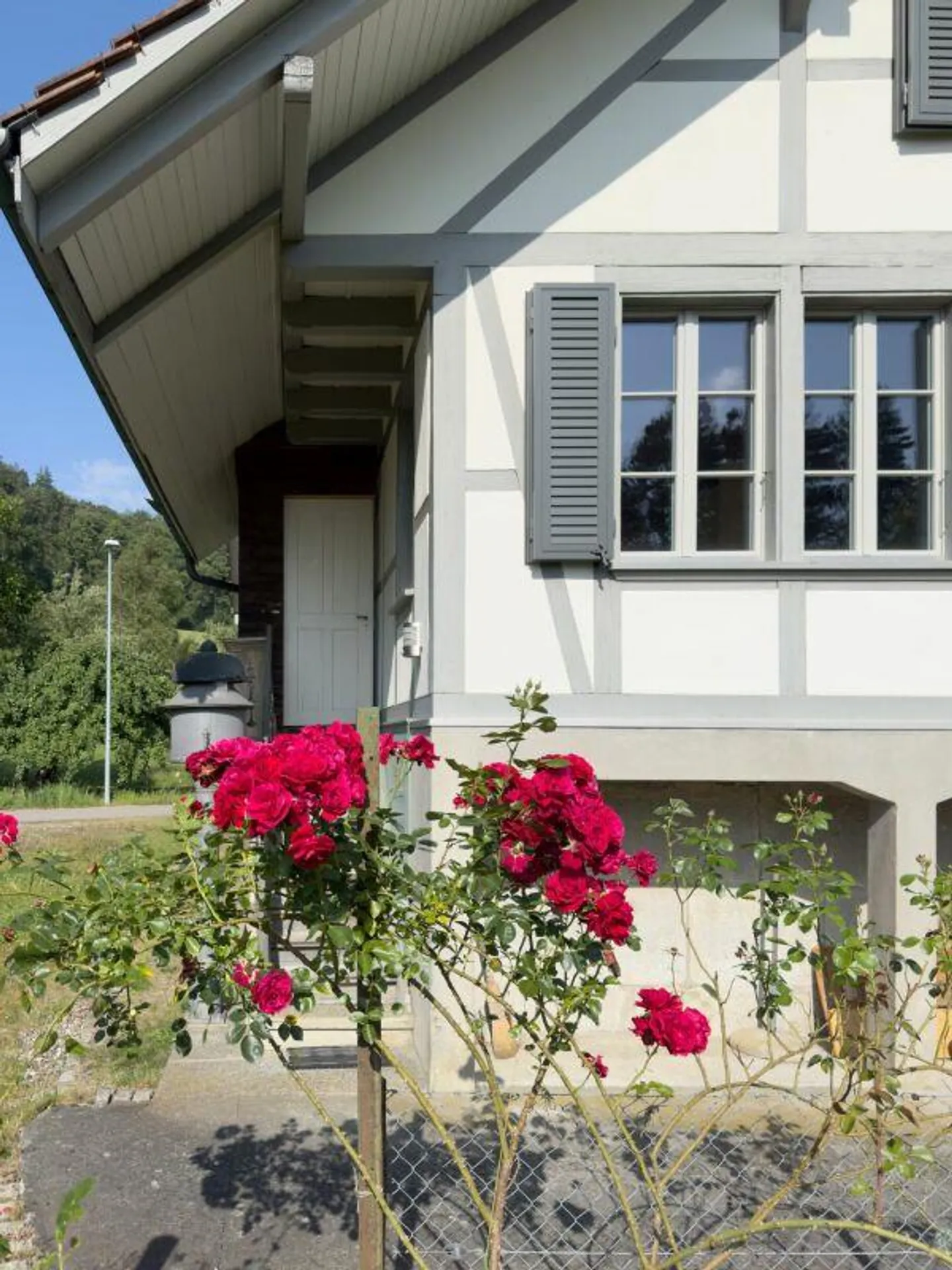 Nur 18 Minuten von Bern entfernt! Sonniges Riegelhaus mit grosser Terrasse und schönem Umschwung - Foto 27 von 30