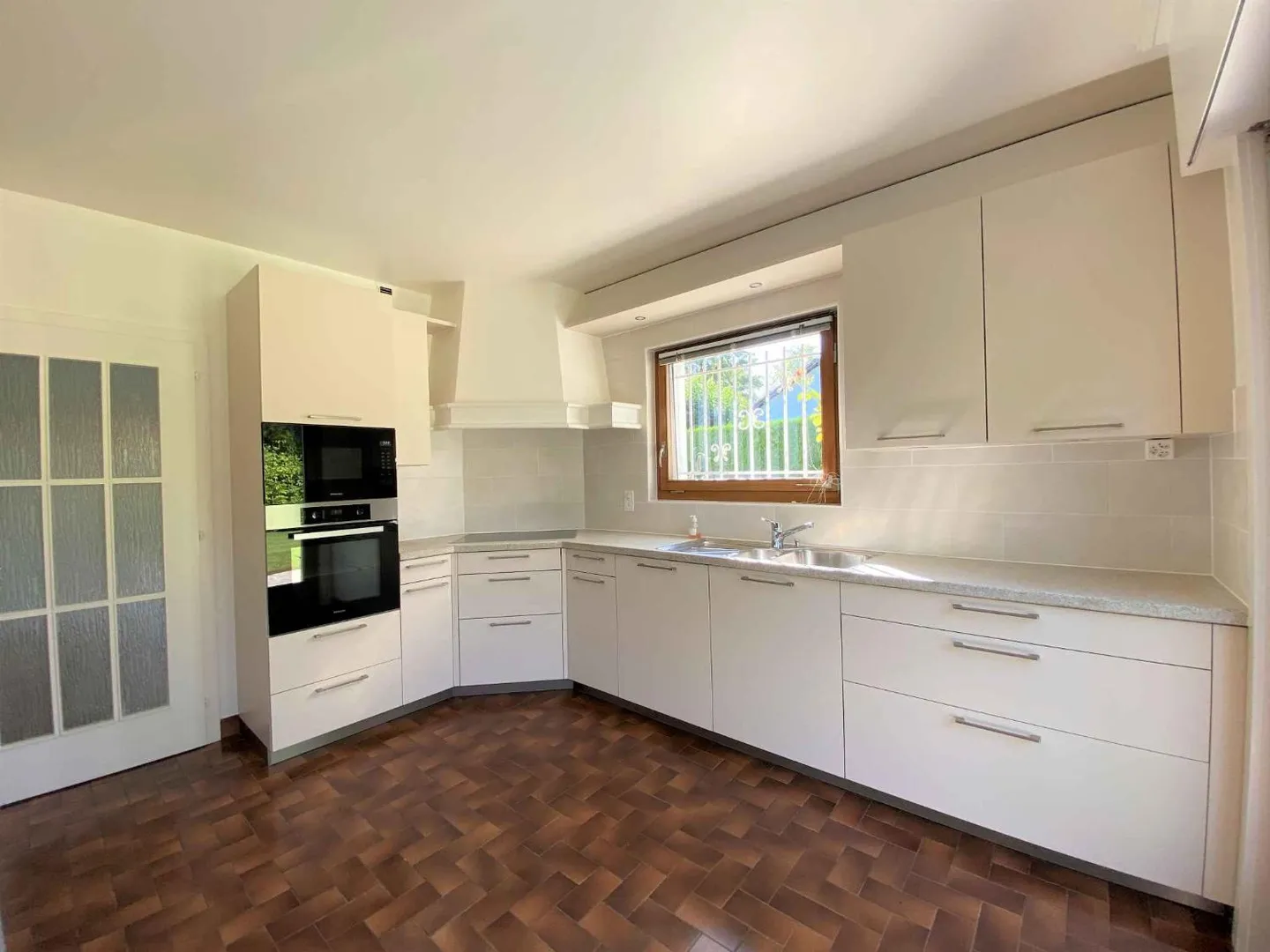 Villa with 7 rooms - Photo 9 of 13