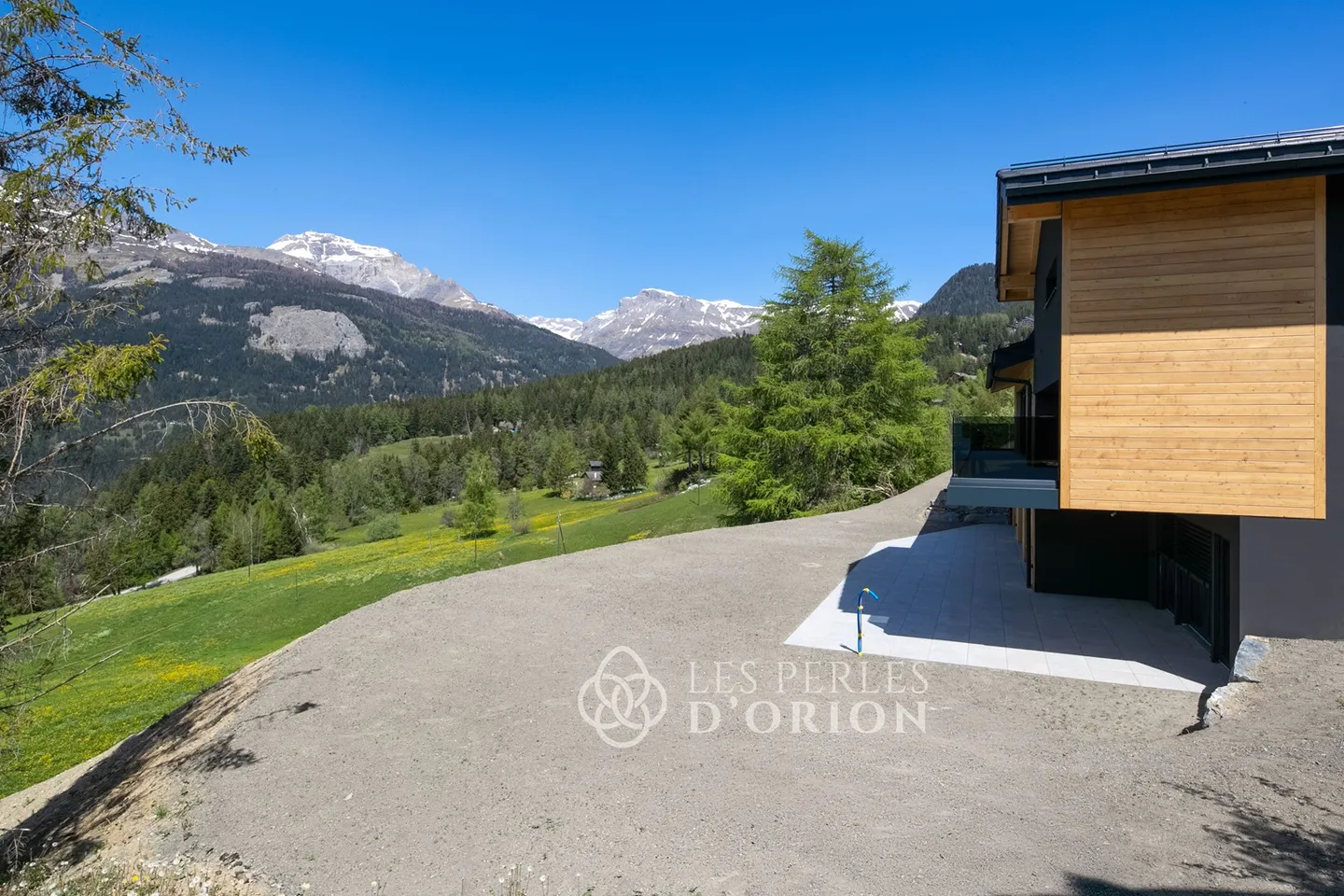 Chalet for sale - Photo 4 of 30