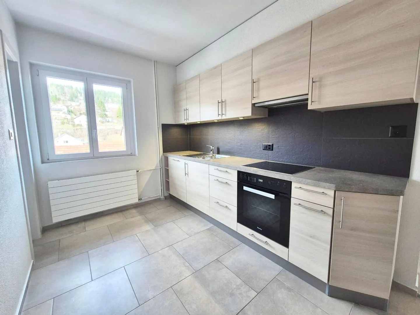 Apartment with 4.5 rooms and large south terrace - Photo 1 of 7