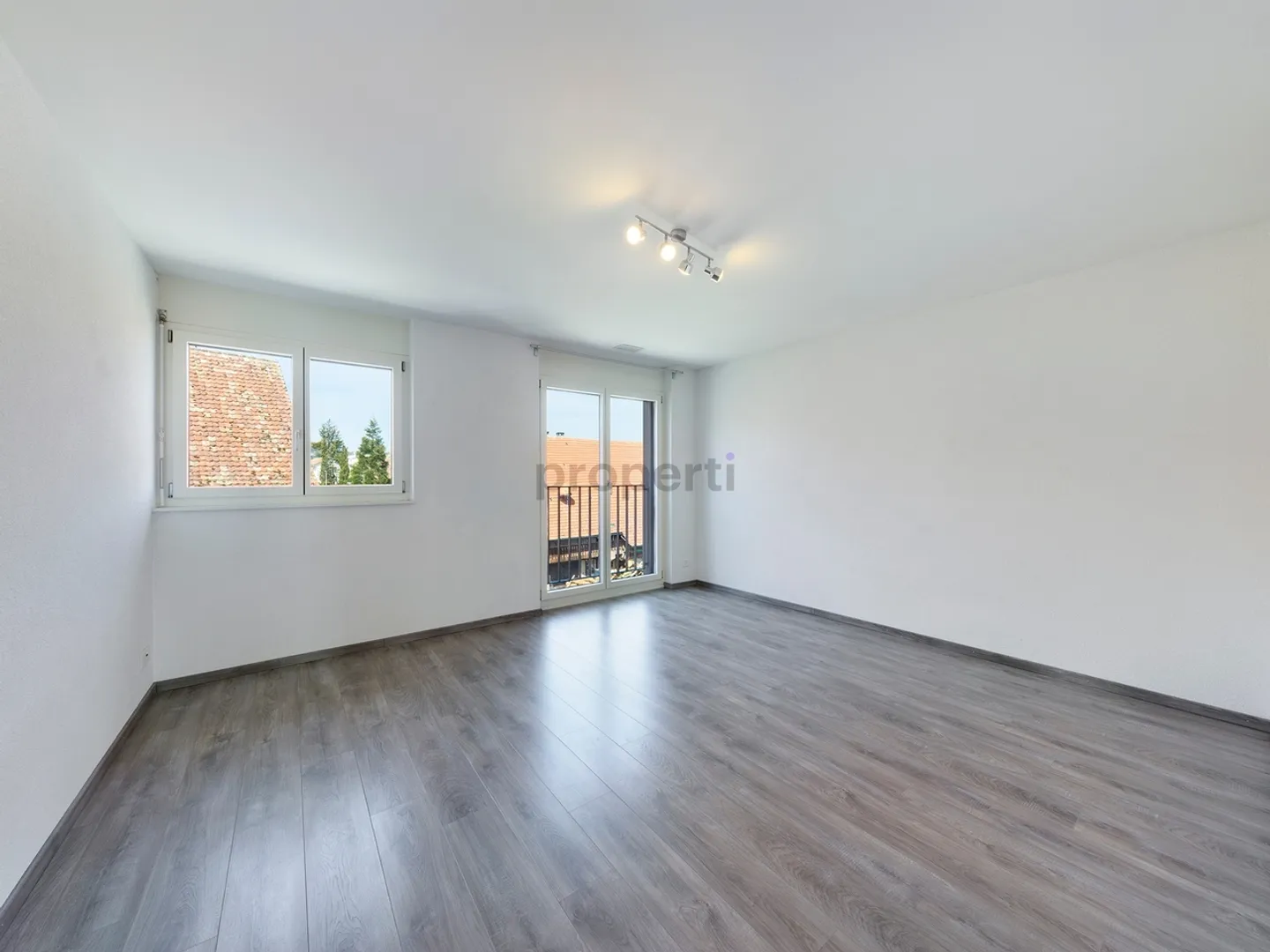 Einzigartige Gelegenheit! Geräumige 5.5-Zimmer-Wohnung in Dielsdorf - Foto 4 von 10