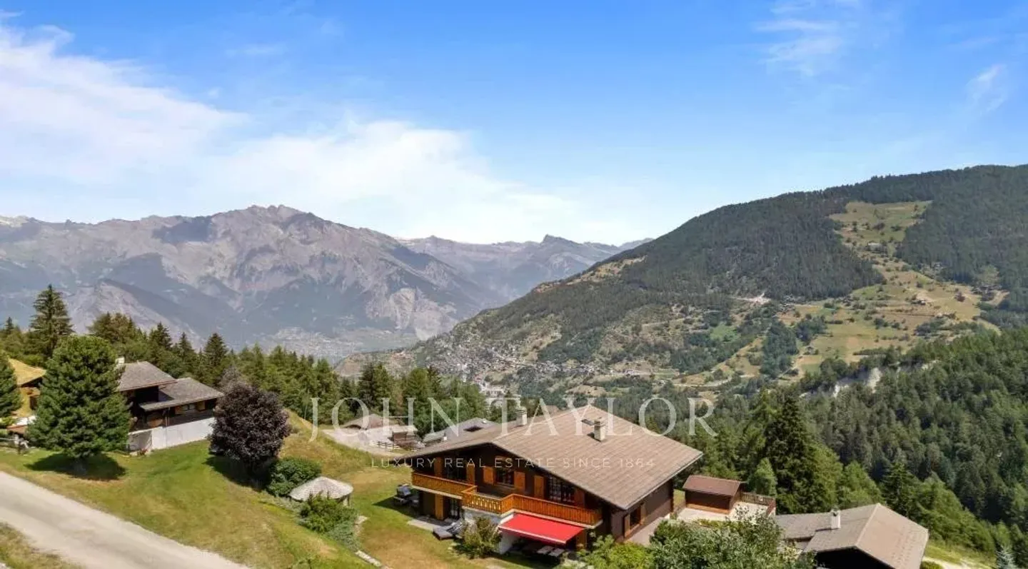 Cozy Chalet with Mountain View - La Tzoumaz, 4 Valleys - Photo 9 of 11