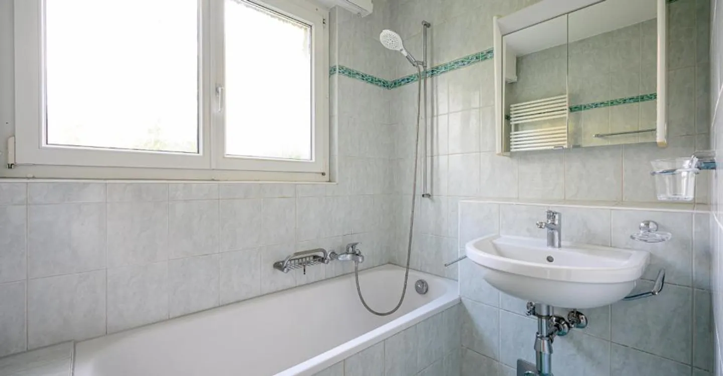 Helle und geräumige Wohnung - Foto 2 von 6