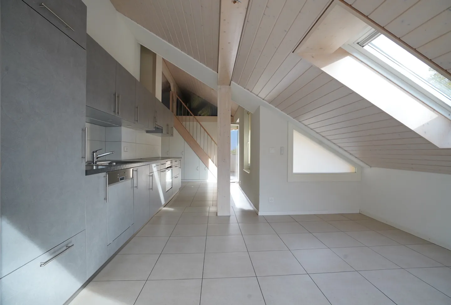 Dernier étage 4.5 pièces - Photo 5 sur 19