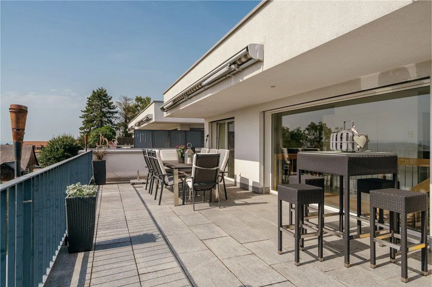 Space, Light, Far View: Living at the Highest Level - Photo 4 of 13