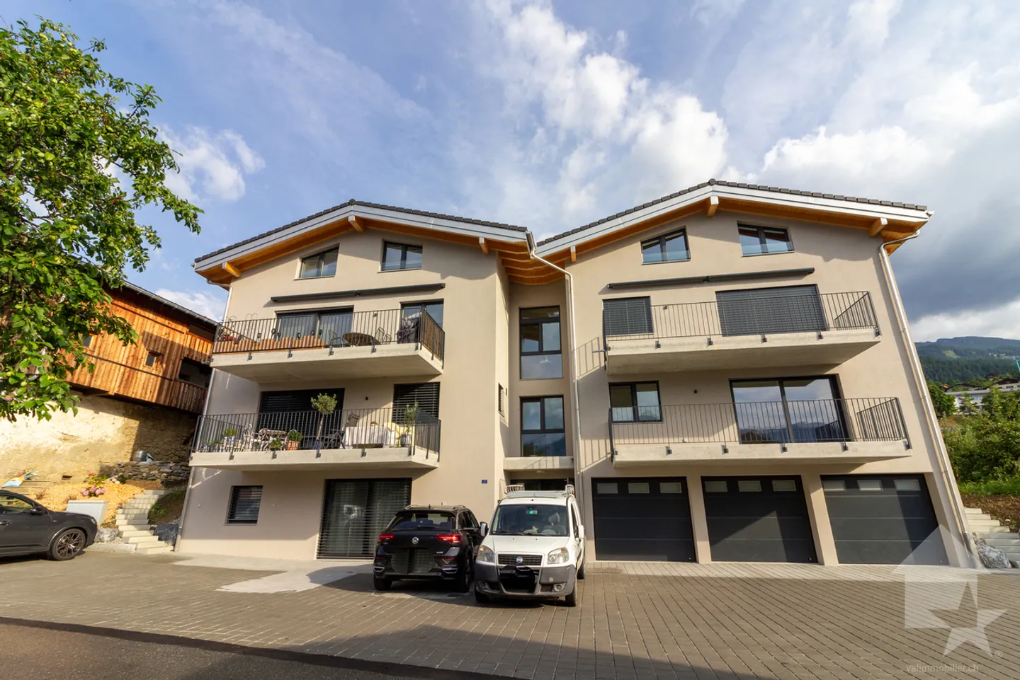 Magnificent 4.5 rooms new of 137m2 with large balcony - Photo 2 of 18