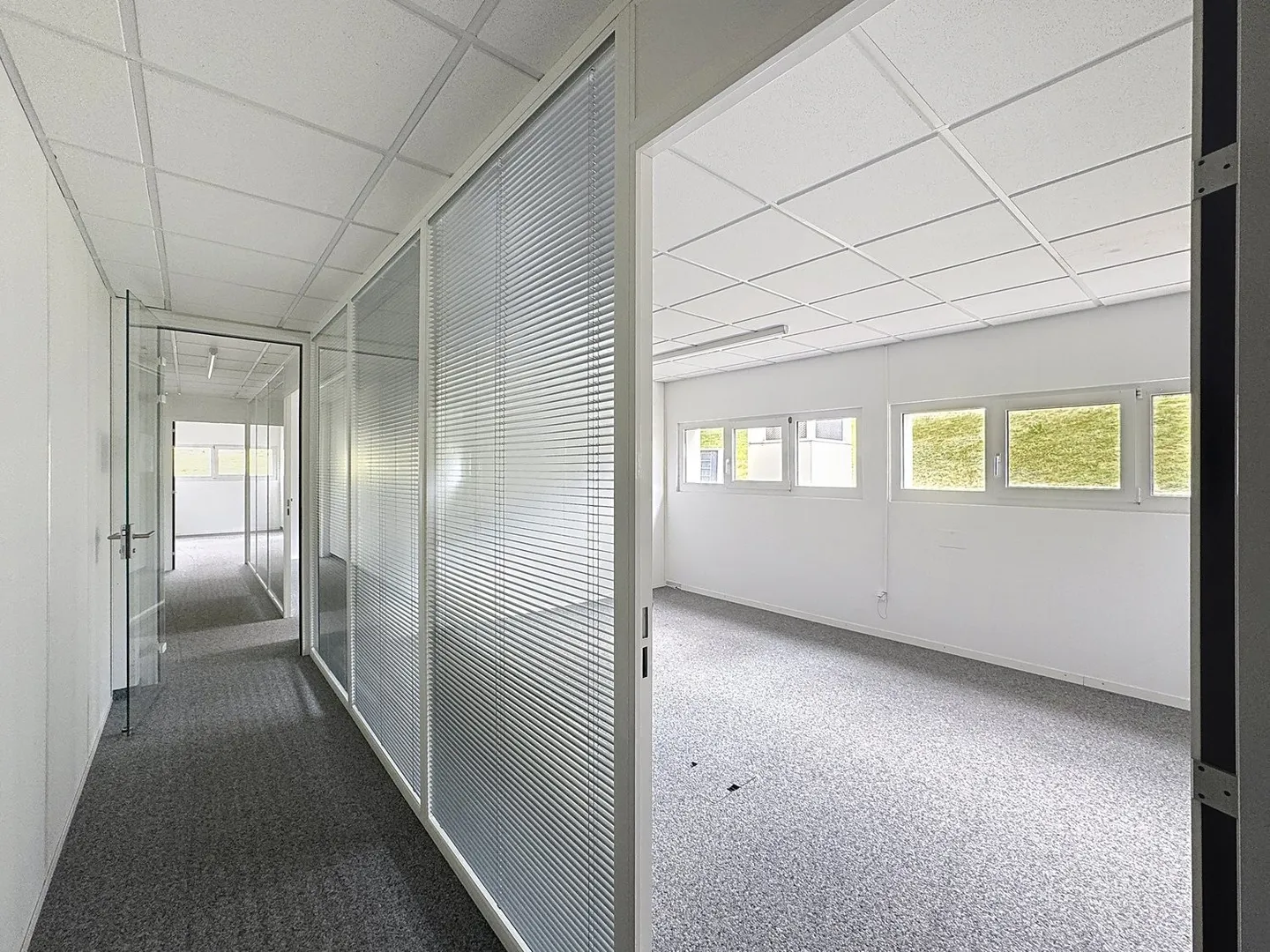 LOUER - Surface commerciale/bureaux à Givisiez - Photo 2 sur 7