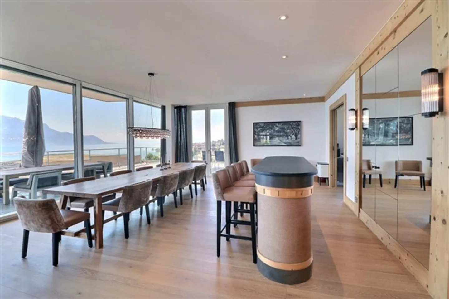 EXCEPTIONAL PENTHOUSE – 180° VIEW - Photo 2 of 13