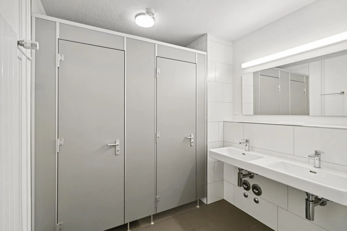 Espace commercial de 144m2 au 1er étage, à 8048 Zurich, à louer - Photo 4 sur 4