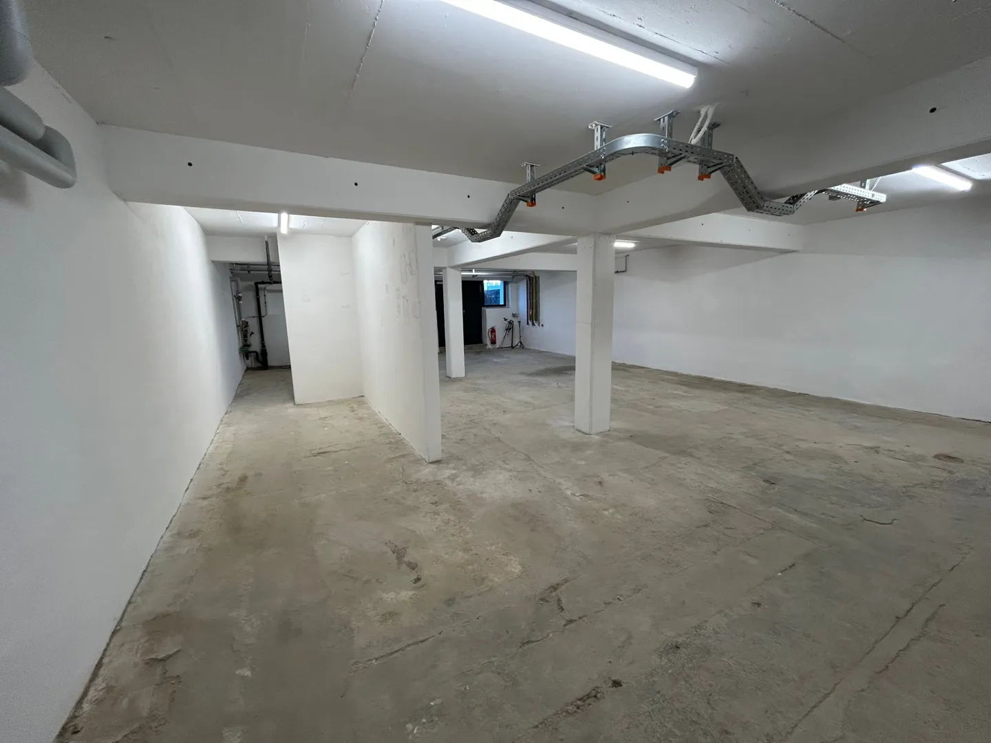 Spacious Storage Space for Rent - Photo 3 of 4