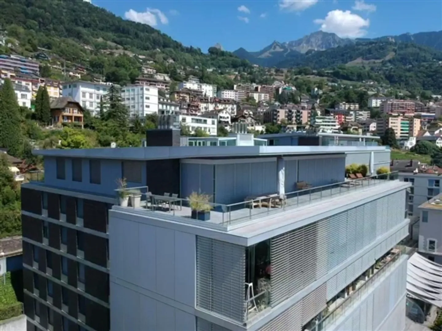 EXCEPTIONAL PENTHOUSE – 180° VIEW - Photo 3 of 13