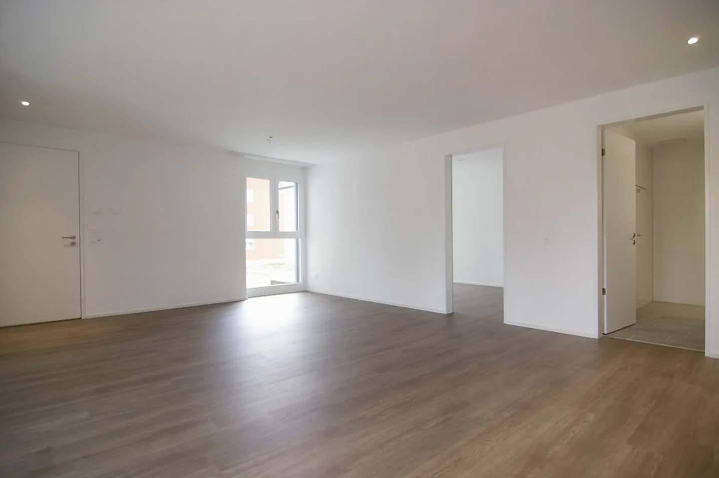 Designer Apartment for Rent on the 1st Floor Left - Photo 5 of 9