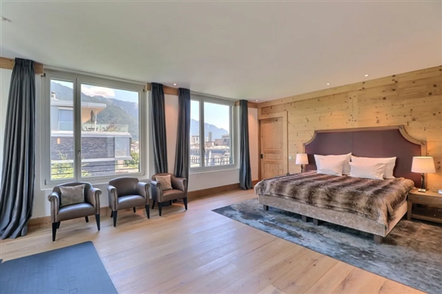 EXCEPTIONAL PENTHOUSE – 180° VIEW - Photo 11 of 13