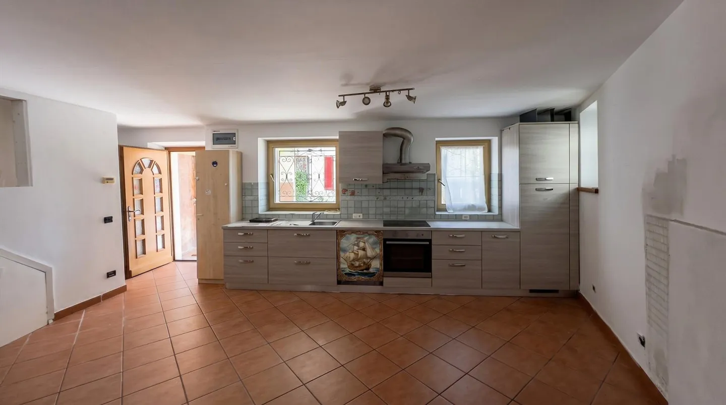4,5-Zimmer-Haus zur Renovierung in Sessa - Tresa - Foto 1 von 9